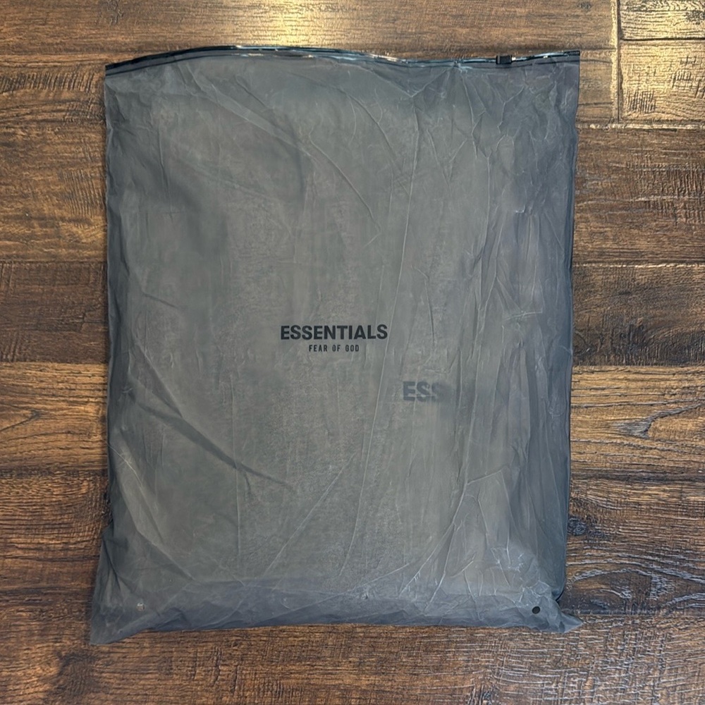 Essentials Fear of God Hoodie dark oatmeal size large - Picture 6 of 8